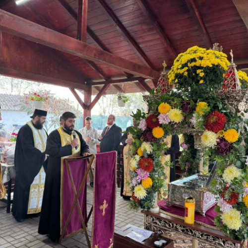 Moaștele Sfinților Pantelimon și Visarion, aduse în parohia Grădiștea