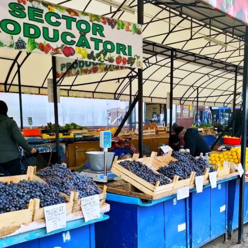 Comercianții din piețele Focșani trebuie să achite tarifele pentru noiembrie în perioada 29-31 octombrie