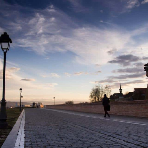 O plimbare continuă de 15 minute aduce cele mai bune beneficii pentru inima sedentarelor