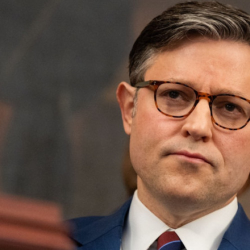 Mike Johnson spune că nu există timp să se modifice Constituţia pentru un al treilea mandat Trump