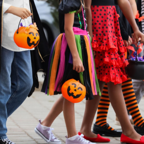 Ace de cusut găsite în dulciurile copiilor după parada Homecoming din Texas