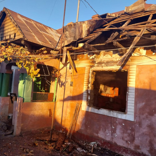 O femeie a murit într-un incendiu în comuna Sagna, iar un bărbat a fost rănit