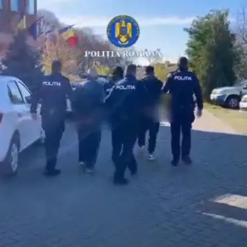 Doi bărbați reținuți după un scandal și distrugeri în Câmpia Turzii