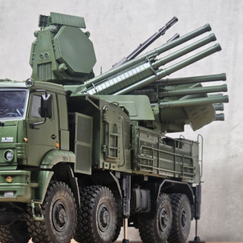 Dronele ucrainene au lovit ținte militare și depozite de petrol în Crimeea ocupată