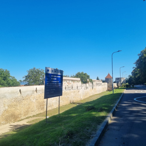Primăria Brașov a reușit să finalizeze reabilitarea zidului cetății și să recupereze finanțarea PNRR