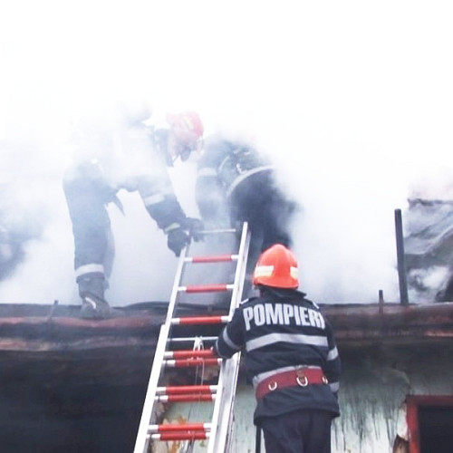 Incendiu provocat de coș de fum neprotejat în comuna Pipirig