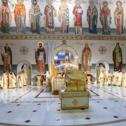 POS-uri instalate în altarul Catedralei Mântuirii Neamului pentru donații