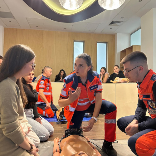 Mai multe defibrilatoare vor fi instalate în Sibiu printr-un proiect universitar și al serviciului de ambulanță