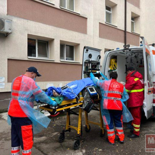 Tânăr din Vorona încercat cu foc în curtea casei, internat în stare gravă