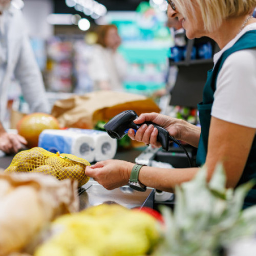Prioritate și locuri de parcare rezervate pentru femei gravide și părinți cu copii mici
