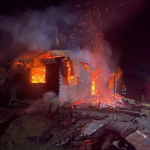 Incendiu violent la o cabană din zona montană Ciurila-Măguri Răcătău