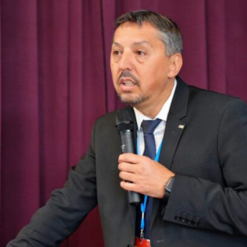 România poate folosi fonduri europene pentru prima de carieră didactică