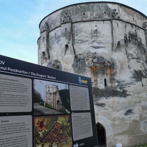 Primăria Brașov a predat amplasamentul pentru restaurarea Bastionului Postăvarilor