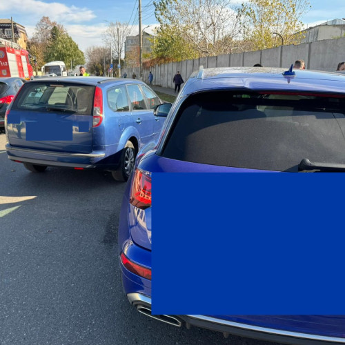 Accident rutier în Roman cu șase persoane implicate, fără victime