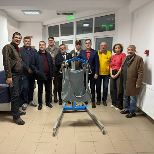 Rotary Club Târgoviște a donat un elevator electric Căminului de Bătrâni Sfânta Elena
