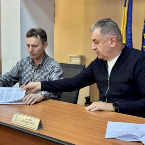 Au fost semnate contractele pentru renovarea energetică a două blocuri din Pitești