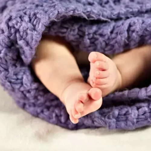 Caz de trafic de minori cu legături la Cluj: bebeluș vândut pentru 7.000 de euro