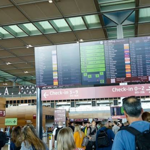 Suspendare temporară a zborurilor la Berlin din cauza unor drone neidentificate