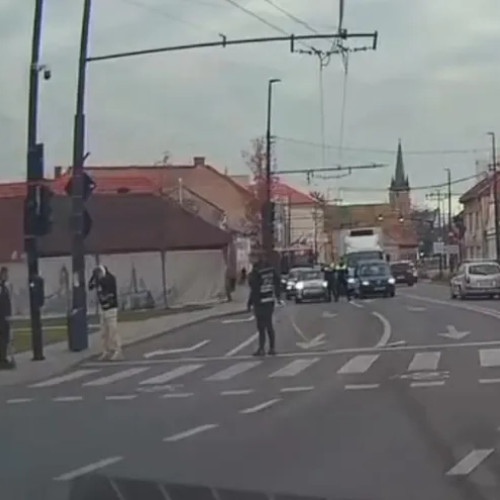 Accident între un autoturism și un bărbat pe trotinetă pe Calea Moților din Cluj