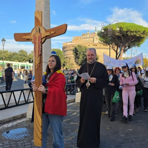 Episcopii greco-catolici trec împreună prin Poarta Sfântă la Jubiléul Educatiei