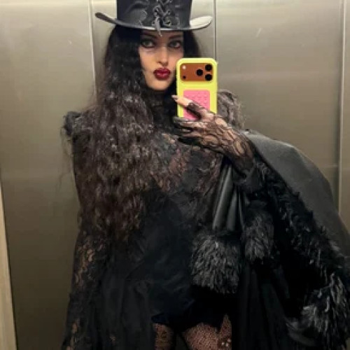 Delia Matache a impresionat la petrecerea de Halloween din centrul Capitalei