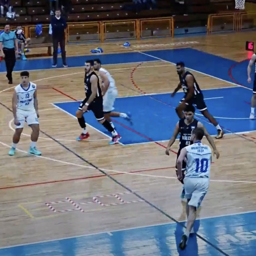 Politehnica Iași caută prima victorie în Liga I de baschet masculin la Brăila
