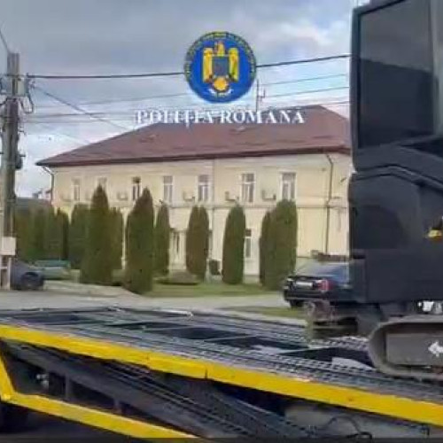 Excavator furat din Germania, depistat de polițiștii din Huedin în trafic