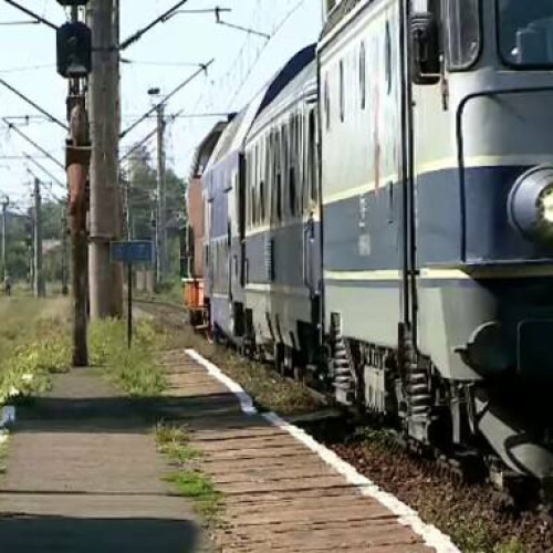 Tren lovit o persoană pe calea ferată în Argeș, victima a decedat