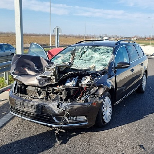 Accident pe șoseaua de centură a Sătmarului între un TIR și o mașină