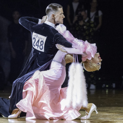 România câștigă pentru prima dată titlul mondial la dans sportiv adulți standard