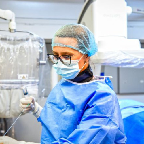 Intervenție complexă la Spitalul SANADOR salvând piciorul unui pacient cu boală arterială periferică