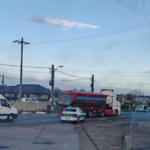 Trei răniți după un accident pe E85, la Haret, provocat de neacordarea priorității