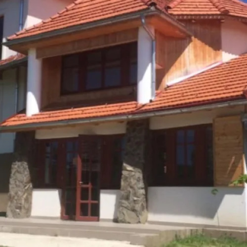 Consiliul Județean Cluj alocă 200.000 lei pentru reparații urgente la școala din Sic