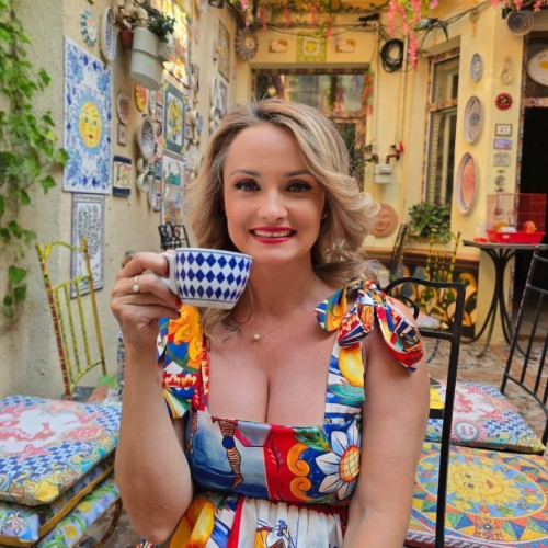 Fostă membră a partidului S.O.S. România reținută după un conflict cu vecinii