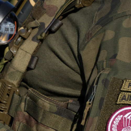 Polonia renunță la serviciul militar obligatoriu, dar pregătește instruire voluntară