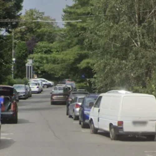 Clujean reclamă blocarea accesului în Mănăștur din cauza parcărilor neregulamentare