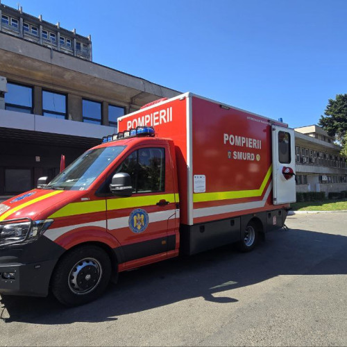 Femeie de 71 de ani a căzut de la etajul 1 al unui bloc din Constanța