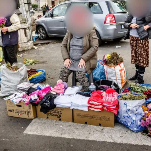 Clujenii reclama blocarea trecerii pentru pietoni de vânzătorii de flori