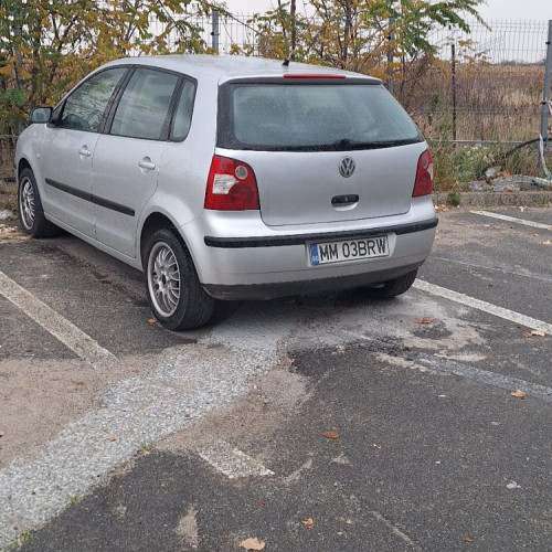 Mașină parcată la aeroportul din Satu Mare blochează lucrările de modernizare