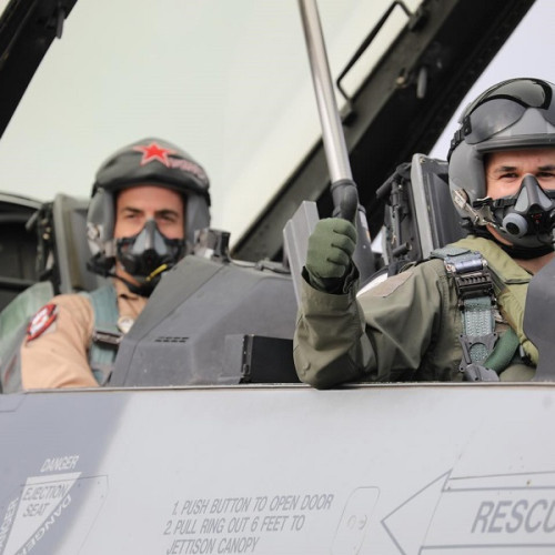 România a semnat contractul pentru achiziția a 18 aeronave F-16 de la Olanda
