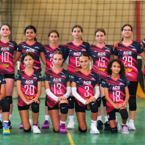 Champions Sibiu U13, victorie fără set pierdut la turneul național de volei