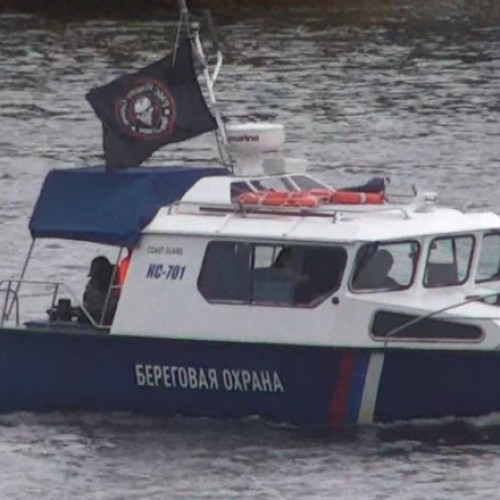 O navă a Pazei de Coastă ruse, sub pavilionul Wagner, a navigat pe râul Narva între Estonia și Rusia