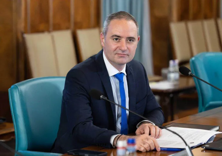 Ministrul Finanțelor exclude creșterea pensiilor și a salariului minim în 2026