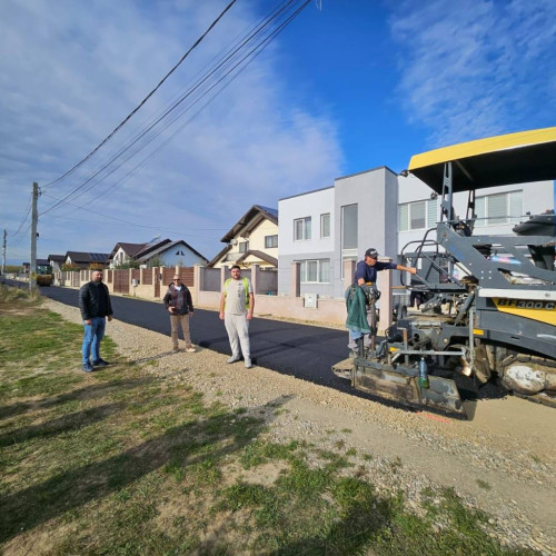 Ulmi continuă modernizarea drumurilor în mai multe sate din comună