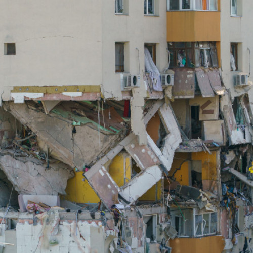 Prefectul Capitalei: 39 de familii din blocul afectat de explozie au primit locuințe provizorii