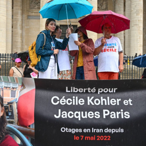 Ceile doua profesori francezi reținuți în Iran au fost eliberați după trei ani