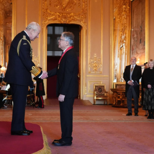 Regele Charles al III-lea discută cu Kazuo Ishiguro despre amenințarea AI pentru artiști