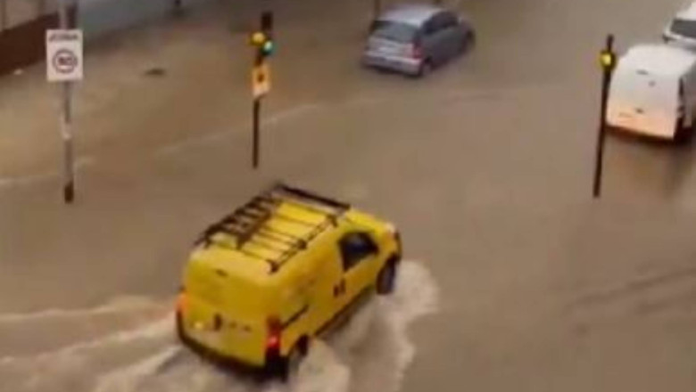 Inundații puternice afectează Catalonia și Balearele după ploi torențiale