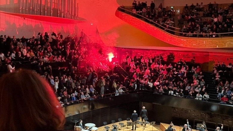 Concertul Orchestrei Filarmonice din Israel, întrerupt de mai multe ori la Paris