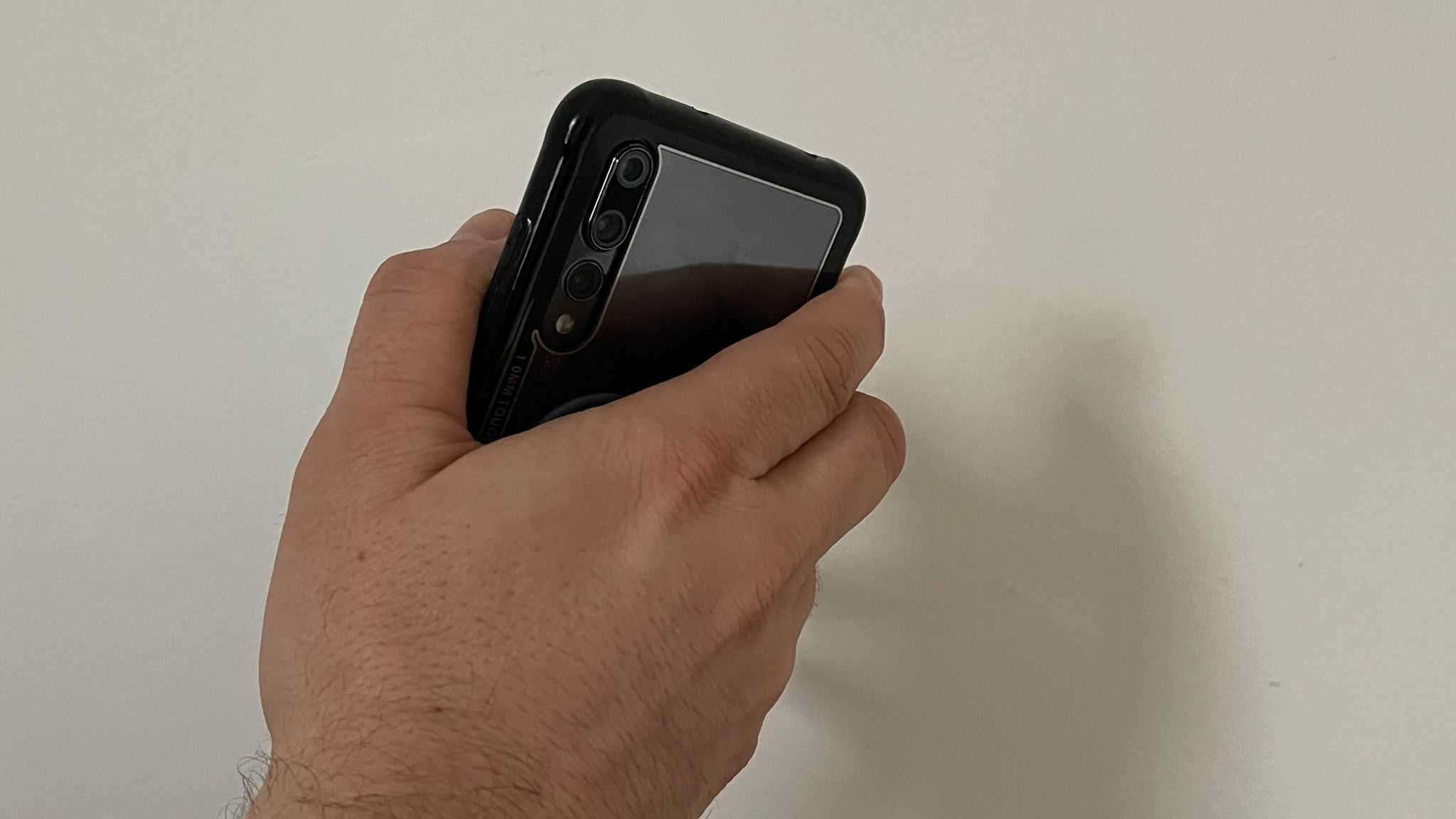 Bărbat judecat pentru furtul unui telefon în interiorul Judecătoriei Câmpeni